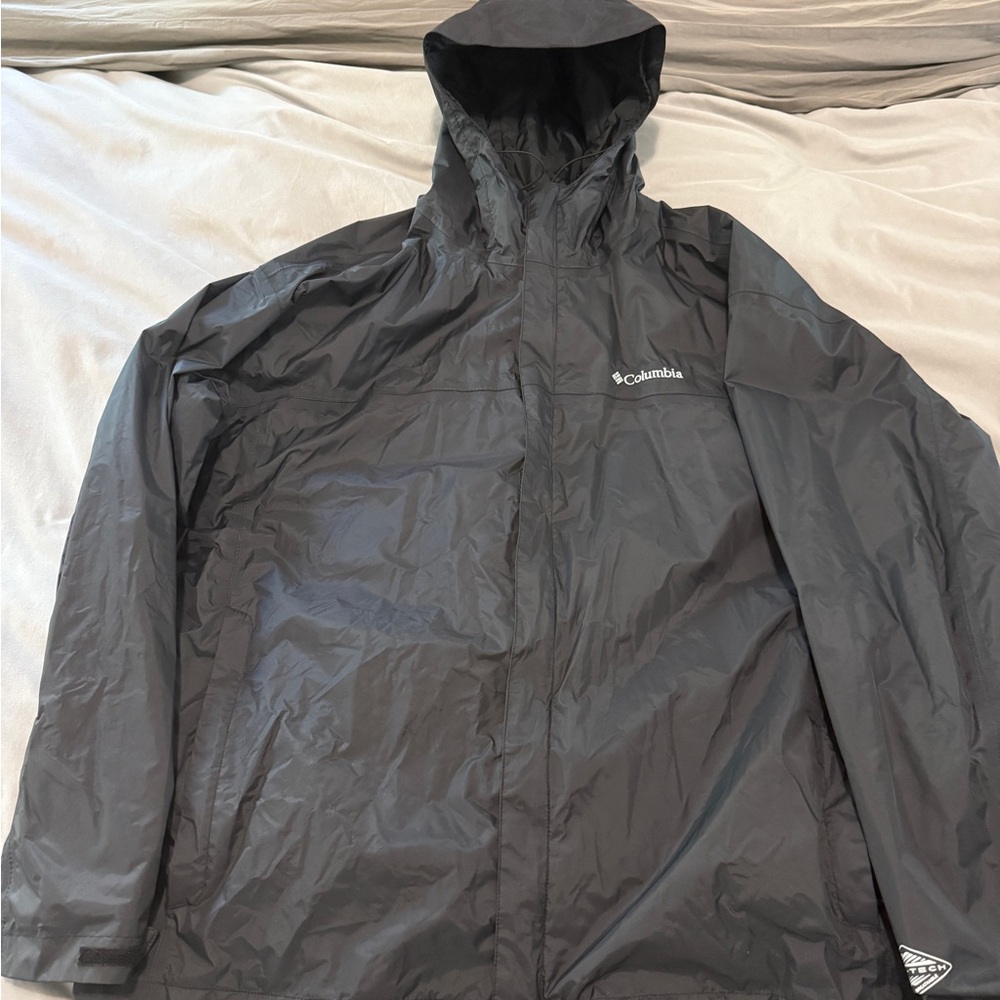 Columbia Men's Black Raincoat
